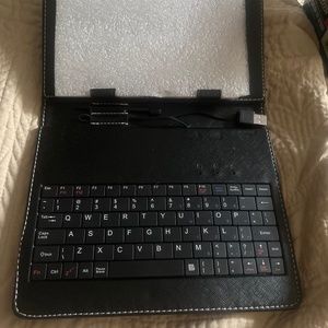 iPad/Tablet case with keyboard